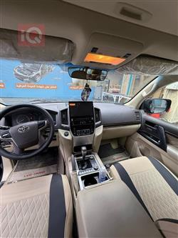 تۆیۆتا لاند کروزەر